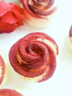 Make Rose buns step 7