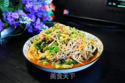 Make Spicy egg noodles step 5