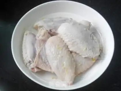 Make Black pepper chicken wings step 1