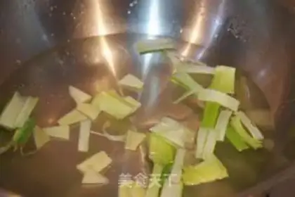 Make ♪ Vacuate the crabs ♪ step 2