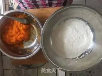 Make Pumpkin roses step 1