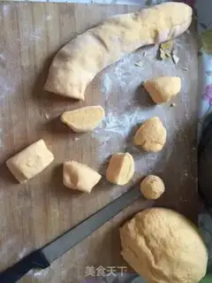 Make Pumpkin roses step 4