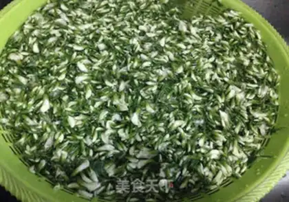 Make A bouquet step 1