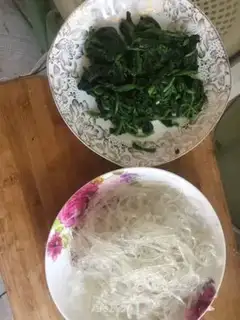 Make A spinach fan step 0