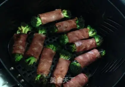 Make Bacon Vegetable Roll step 8