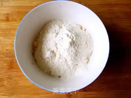 Make Crabfish onions step 2