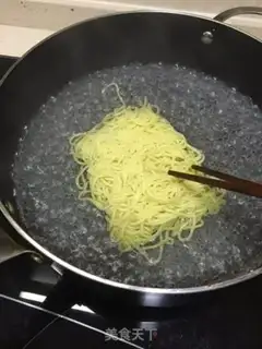 Make Noodles for curry fish step 4