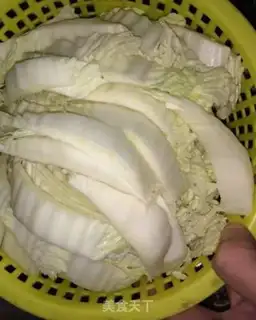 Make Spicy cabbage step 1