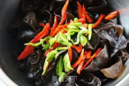 Make Spicy black ear step 5