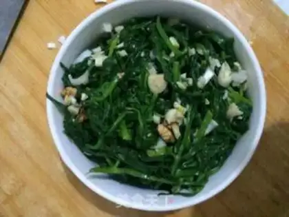 Make Garlic cones step 5