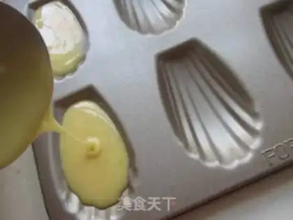 Make Madeleine Shellcake step 4
