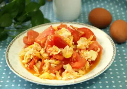 Make Tomato fried eggs step 5