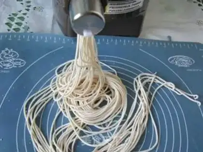 Make Spaghetti step 1