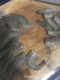 Make Pixie-tail shrimp ball step 1