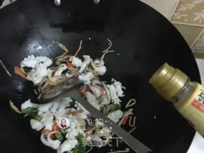 Make Fired squid flowers step 9