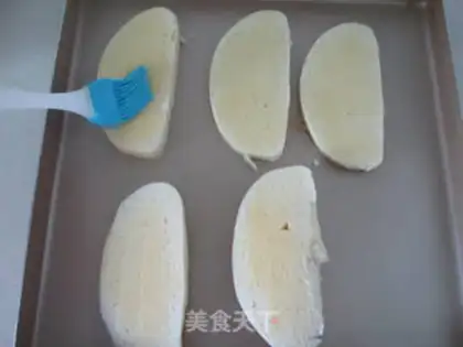 Make Garlic bacon buns step 4
