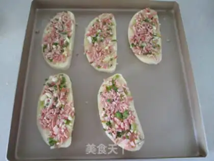 Make Garlic bacon buns step 5
