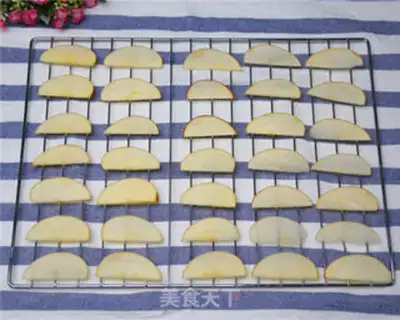 Make Baked apple chips step 3