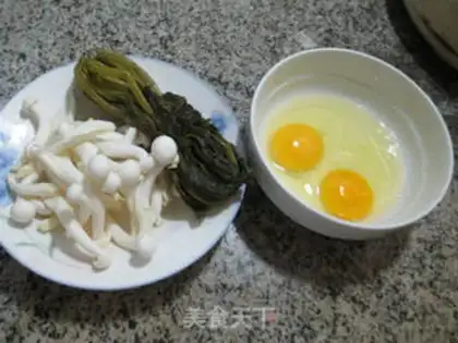 Make Snow pickles, white mushrooms, fried eggs step 0