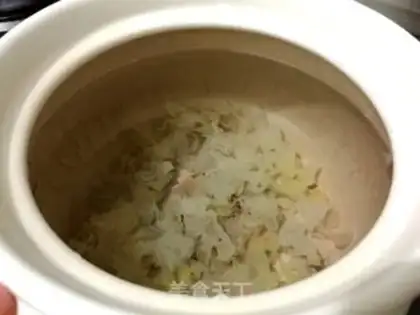 Make Silver-ear red-leaved cuisine soup step 1