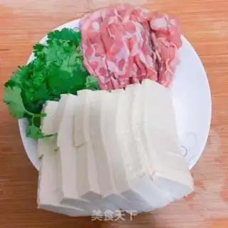 Make Tomato juice tofu, fat cow step 0