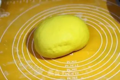 Make Pumpkin bean buns step 1