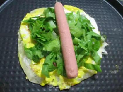 Make Ham sausage egg rolls step 4