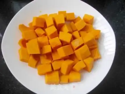 Make Double silver ear pumpkin soup step 2