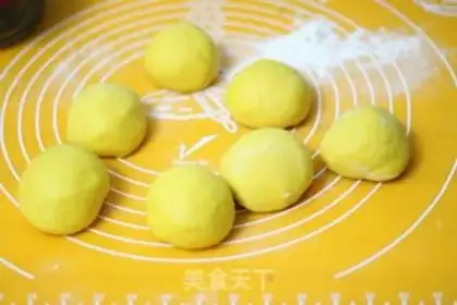 Make Pumpkin bean buns step 3