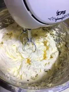Make A pound cake of clot nuts step 1