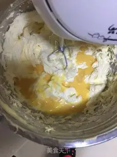 Make A pound cake of clot nuts step 2