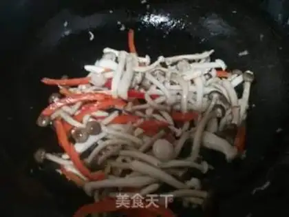 Make Fried eggs with mushrooms step 5