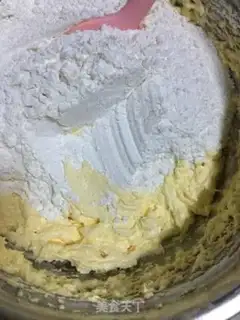 Make A pound cake of clot nuts step 4
