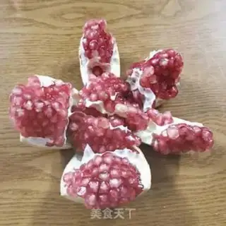 Make Hand-to-hand pomegranate step 5