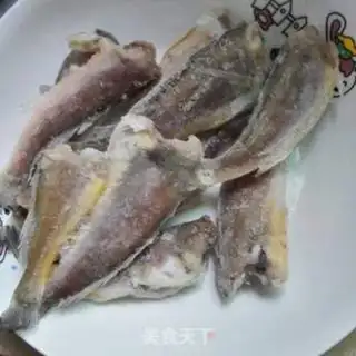 Make Frozen, yellow fish step 1