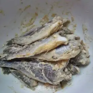 Make Frozen, yellow fish step 2
