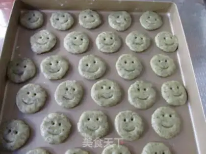 Make Pumpkin Smiley Cookie step 5