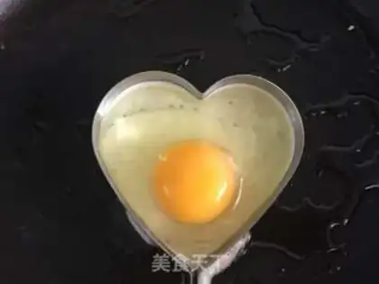 Make Heart-shaped eggs step 0