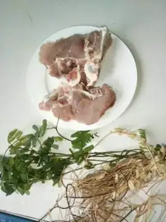 Make Chicken weed and pork soup step 0