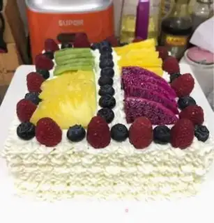 Make Fruit birthday cake step 17