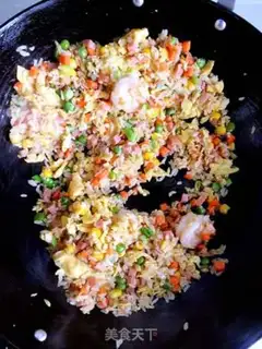 Make Yangzhou fried rice step 6