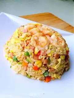 Make Yangzhou fried rice step 7