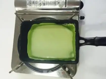 Make cucumber egg cake step 3