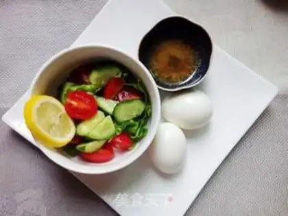 Make A toast salad with vinegar step 3