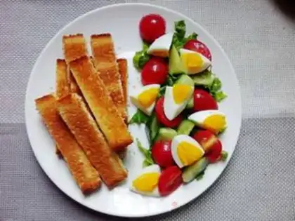 Make A toast salad with vinegar step 5