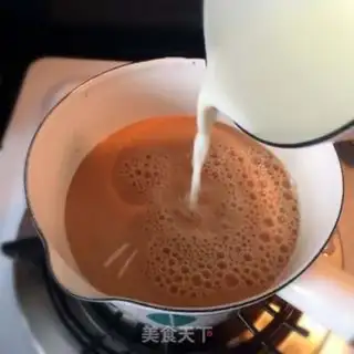 Make Caramel milk tea step 5