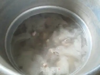 Make Oil-coated spinach ribs soup step 5