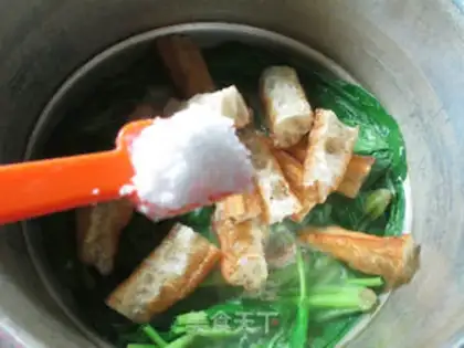 Make Oil-coated spinach ribs soup step 8