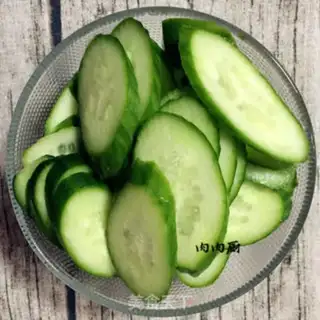 Make cucumber pepper fried eggs step 4