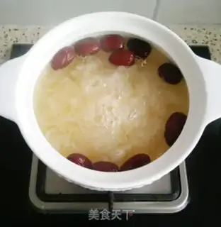 Make A silver spoon with red dates step 6